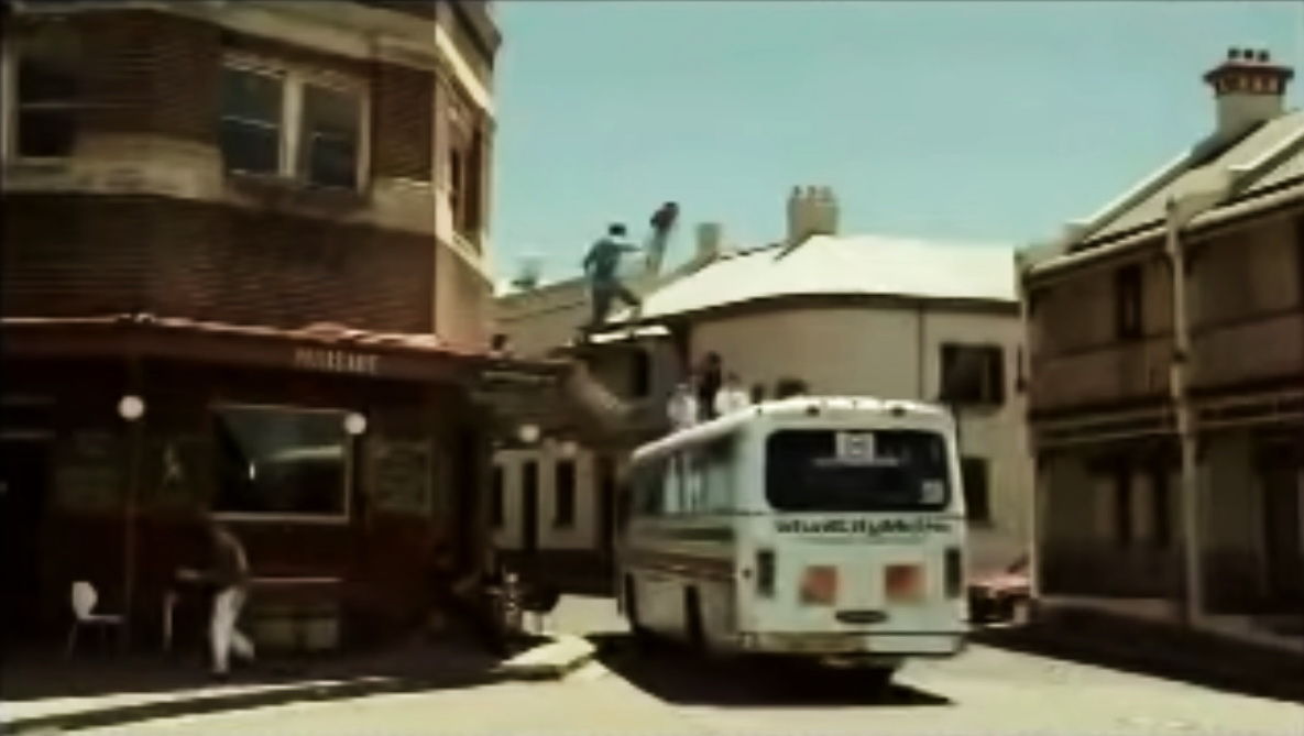 這廣告….. 當初拍的時候應該砸了不少錢吧