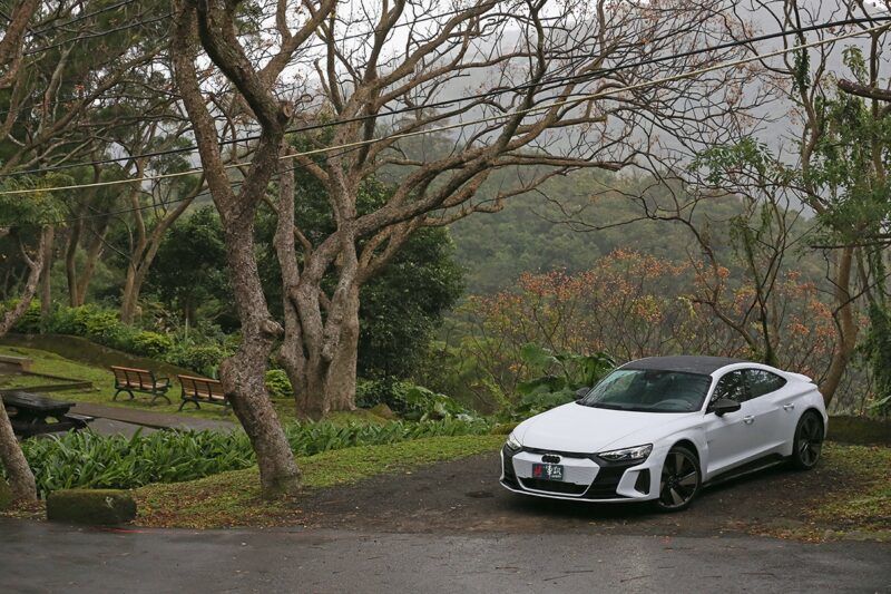 [試駕] 自成一格(下)  Audi RS e-tron GT
