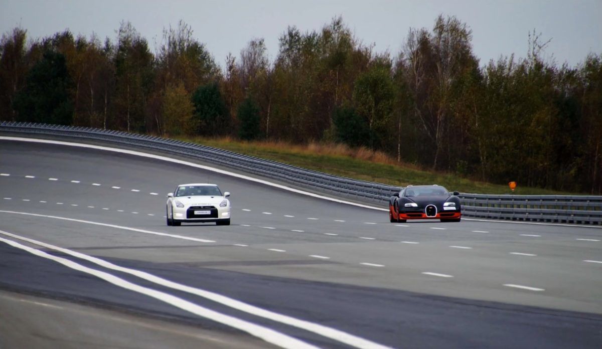 1200hp R35 GT-R vs. 1200hp Veyron Papenburg高速橢圓形測試道對決