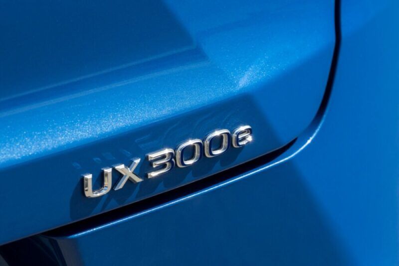 對Toyota粉來說是常識?解說在Lexus車名中的字母及數字之意義!