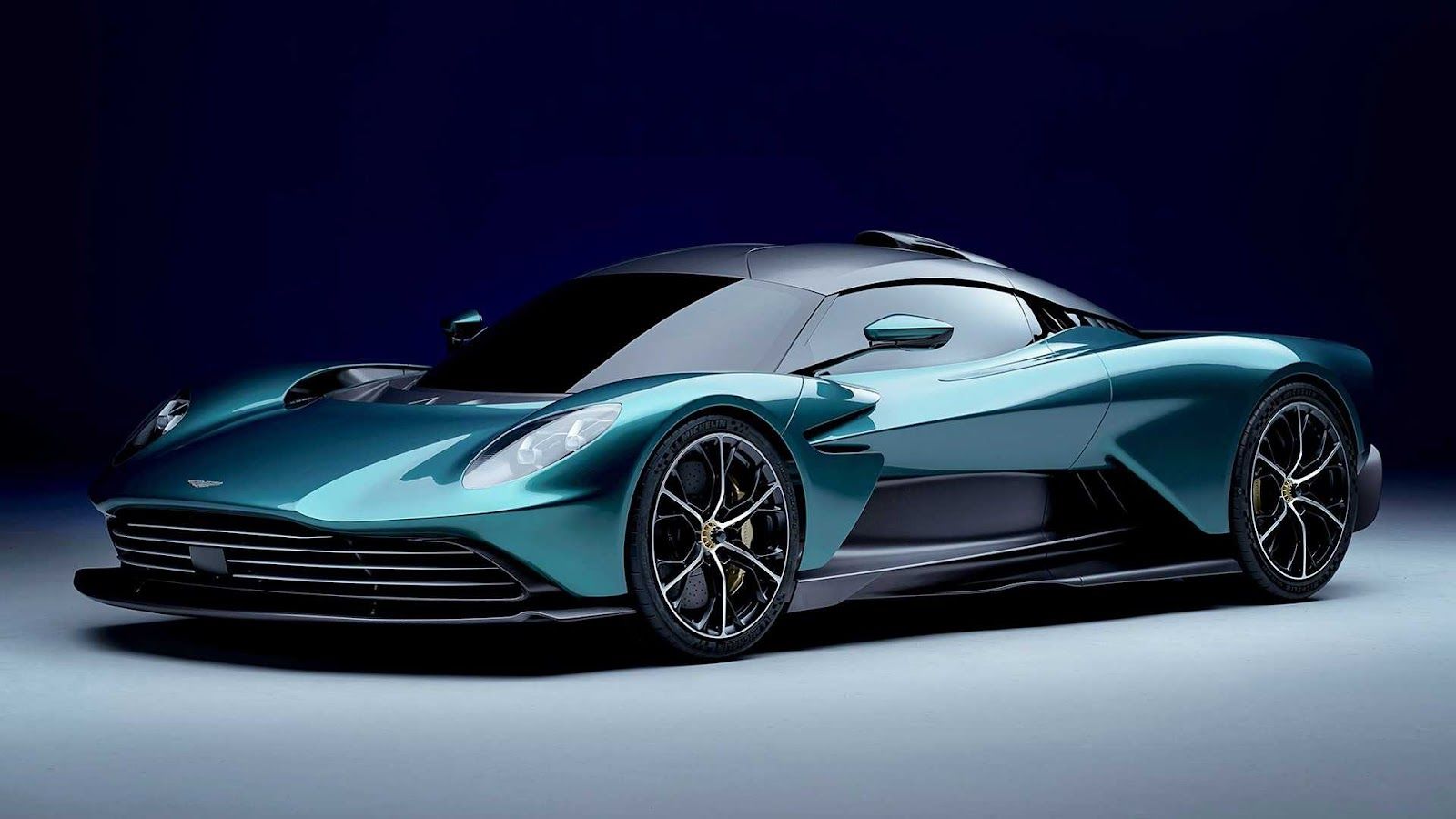 最大馬力 699 KW！Aston Martin 新超跑 Valhalla 將於 2024 登場！