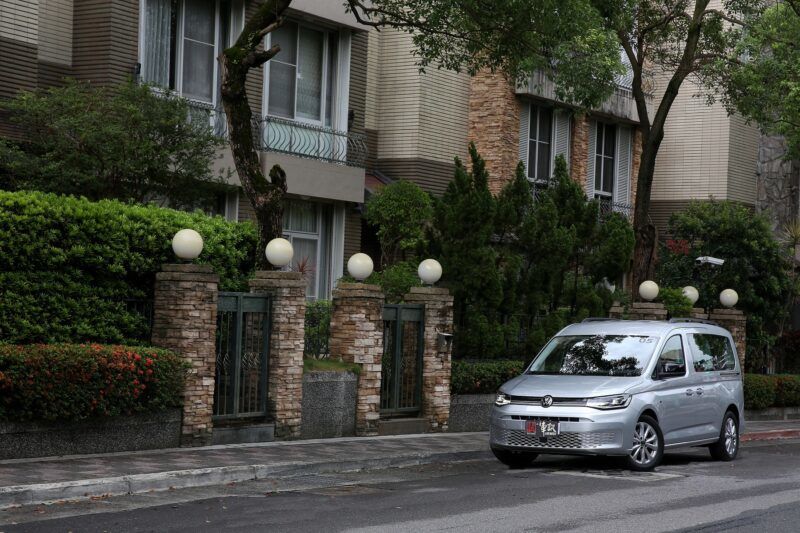 [2022車訊風雲獎特輯–最佳進口中型MPV] 全能德制正七人座休旅 VW Caddy Maxi