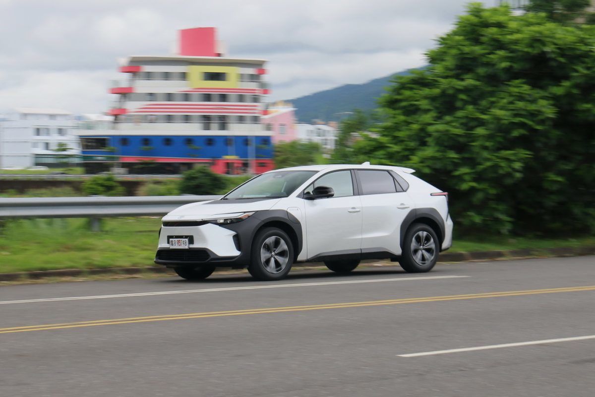 Toyota電能新戰將 bZ4X電動休旅車宜蘭行試駕-動力操控篇