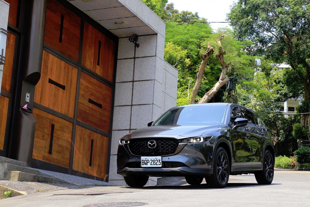 樂活夏趴解任務 Mazda CX-5 Carbon-Edition一台就Go