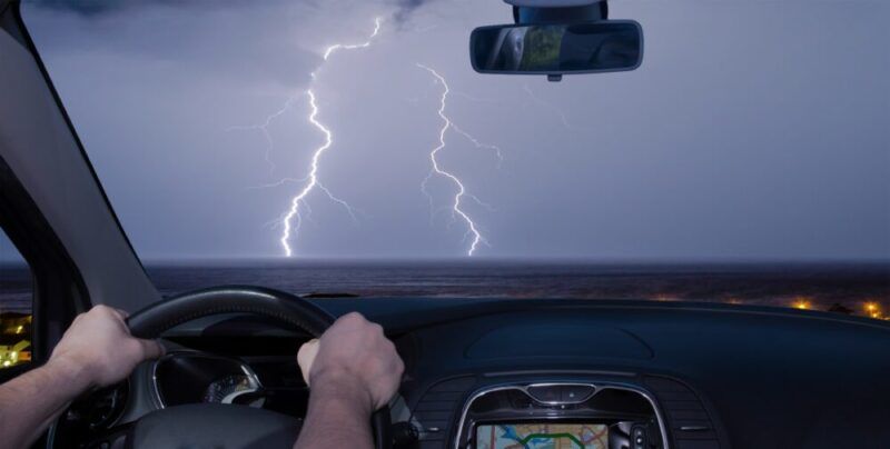 「打雷時車內是安全的」這是真的嗎?其實…您的愛車也許無法作為避難所
