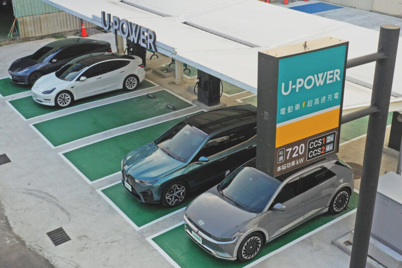 U-POWER超高速充電站五星級服務大解密 業界最高720 kW功率提供最佳充電體驗