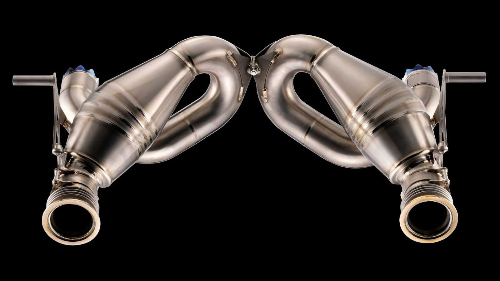 Valentino Balboni 所開發的排氣管可讓 Lamborghini Huracan STO 更加特別
