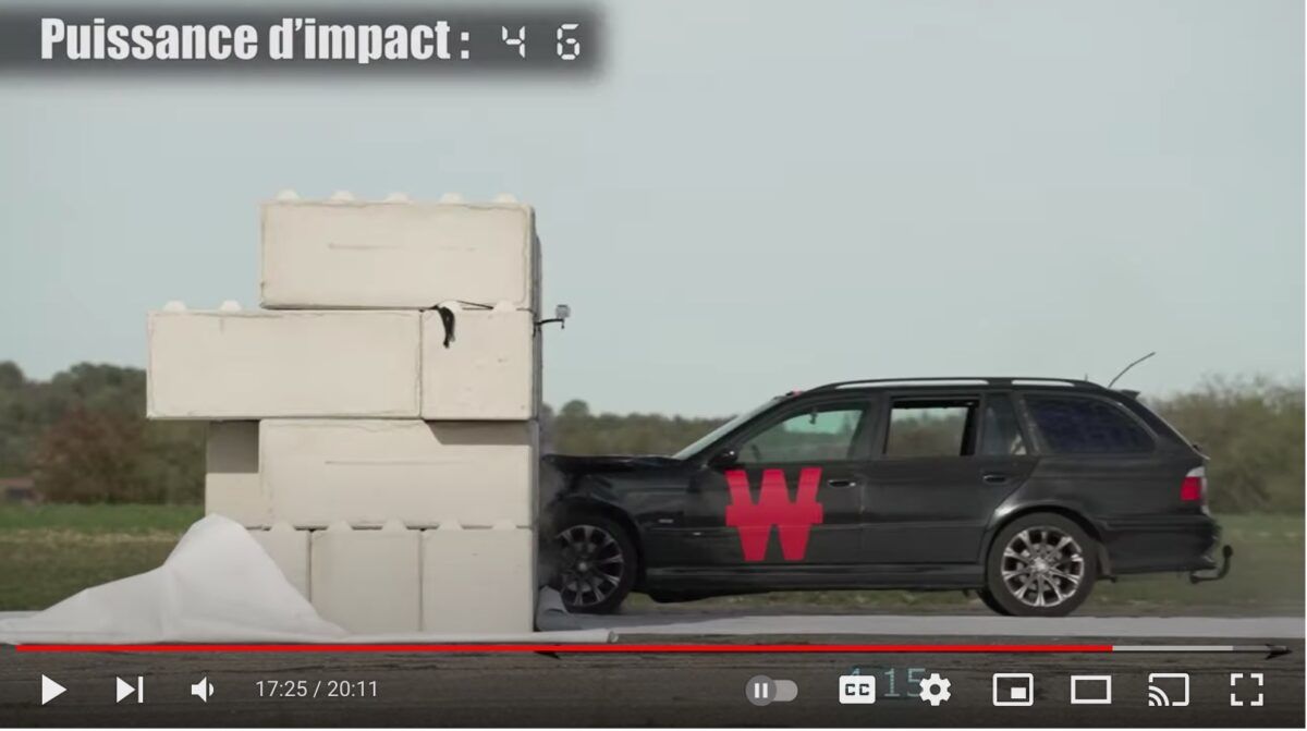 把BMW 5系列碗公開到150 km/h 去撞牆，這場景很震撼人心！