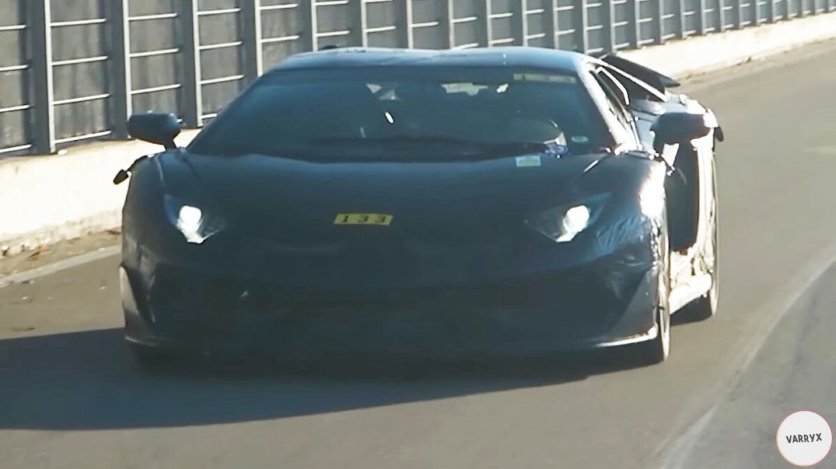 Lamborghini Aventador繼任者實際上路測試 車屁股六個排氣管有兩個是假的 [影片]