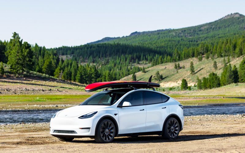 Tesla   第四季台灣掛牌突破   4,500   輛刷新紀錄   Model Y   首批交付達   3,600   輛     宣布一月中旬開放試駕體驗