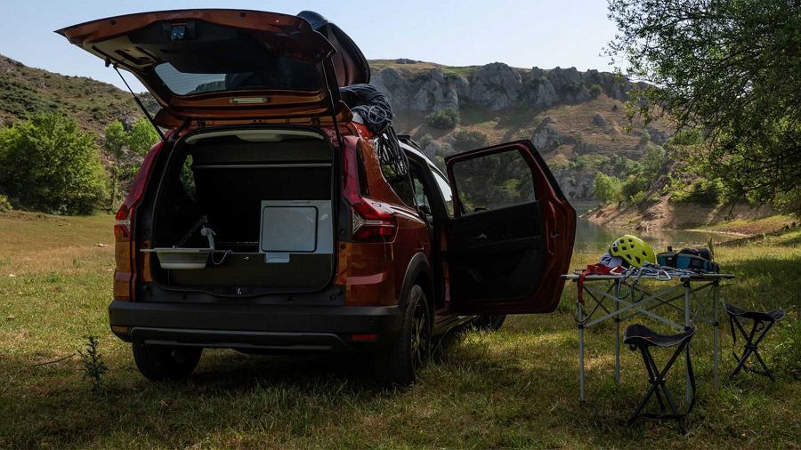 由 Camperiz 打造的 Dacia Jogger 搖身一變成了機能豐富的小型露營車