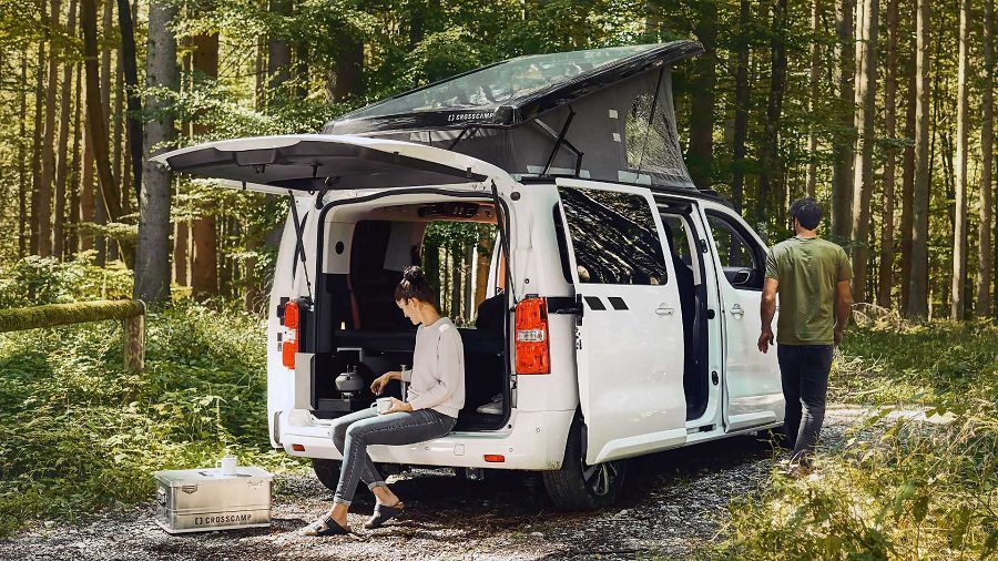 純電動力的 Opel Zafira-e Life 變身成為可四人同遊的露營車屋