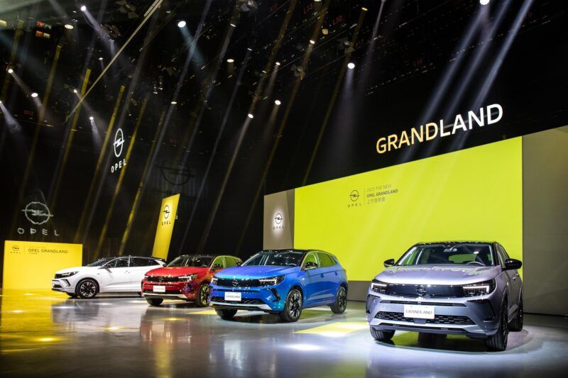 中堅主力 Opel Grandland