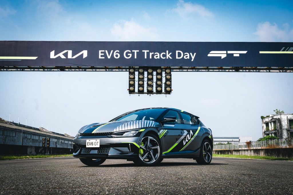 2023世界性能風雲車The Kia EV6 GT 創大鵬灣國際賽道單圈紀錄1分58秒7！ 再獲美國《時代》雜誌與《Road & Track》大獎肯定！
