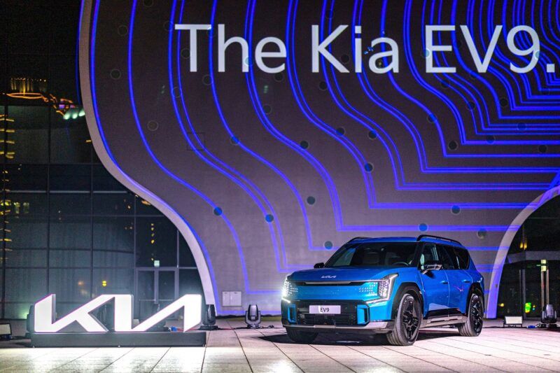 純電三排旗艦LSUV Kia EV9預售價出爐