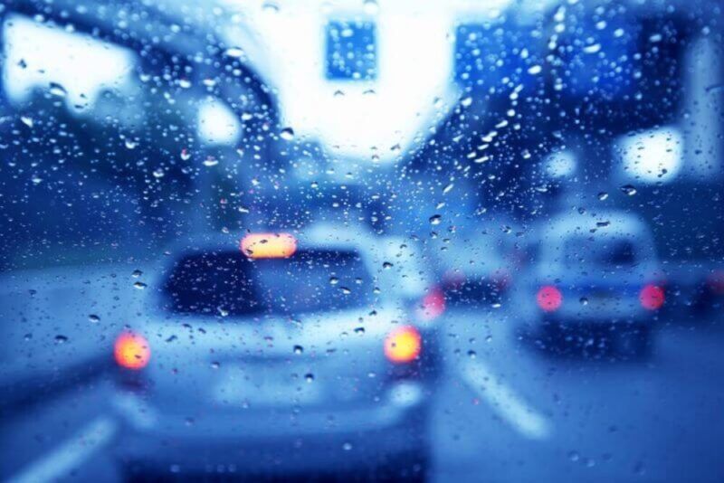 【百問】雨天車窗容易起霧的原因是?  簡單的保養法及空調活用術