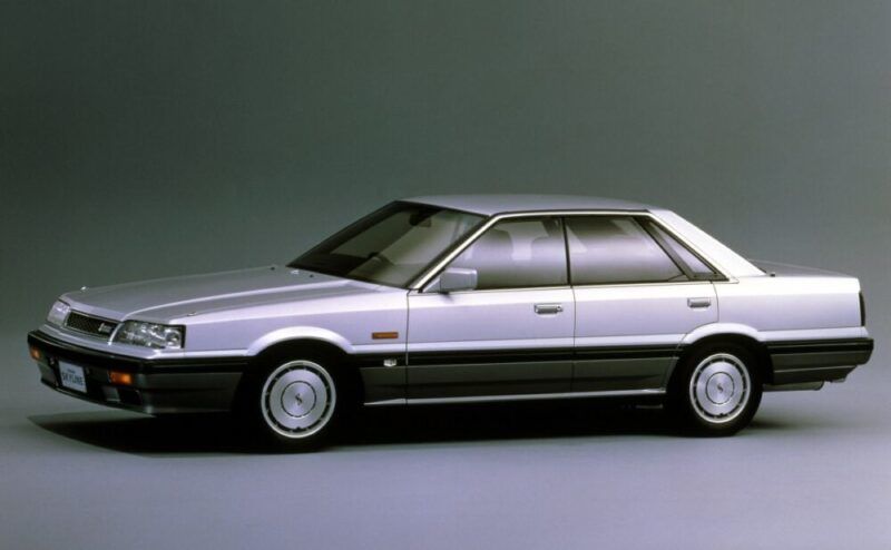 1980年代作為高級車推出的Nissan Skyline Sedan