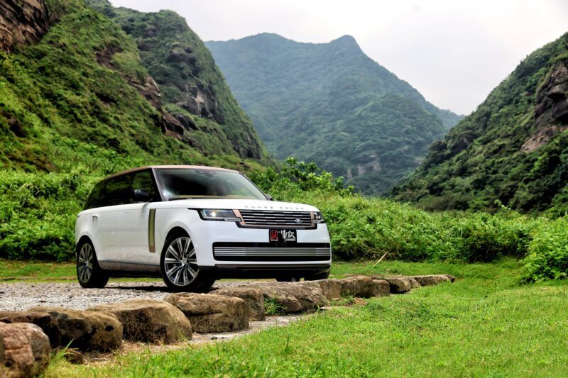 【一手試駕】層峰猛獸 Range Rover P615 SV LWB 