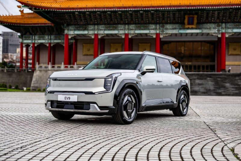 The Kia EV9橫掃全球三大設計獎 慶賀Kia EV銷量突破2,000台，感恩回饋禮遇限時實施