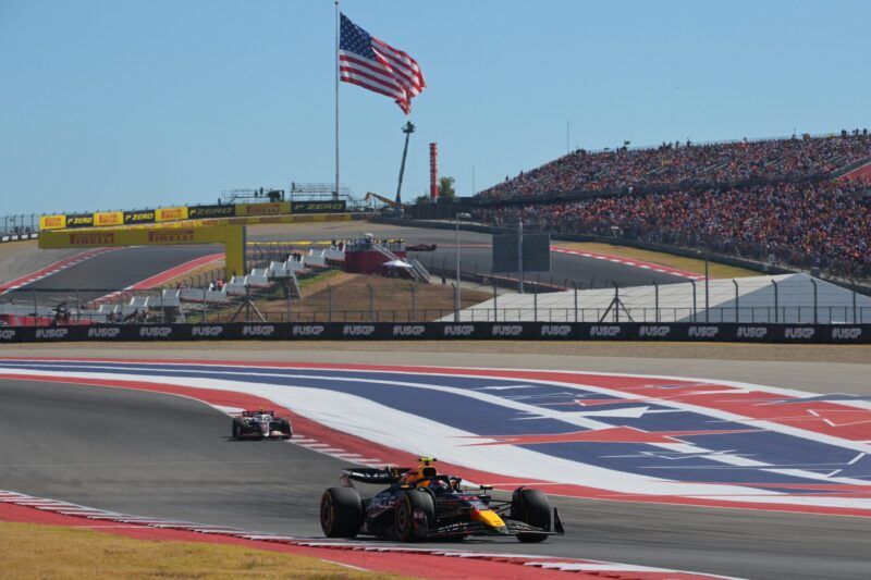 Red Bull 車隊 Max Verstappen 在美國大獎賽站上頒獎台 拉開領先優勢