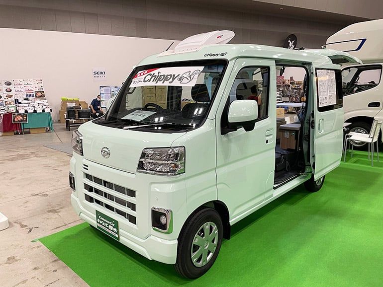 【車中泊】輕型露營車新作!僅一分鐘就可從四人座變為車宿規格!?  Camper厚木 Chippy亮相!