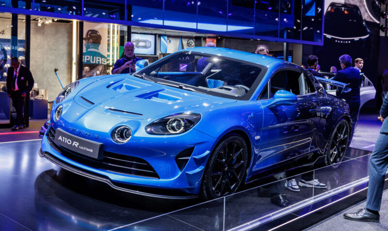 【2024巴黎車展】火力展演  Alpine A110 R Ultime、A390 Beta、Alpenglow Hy6 Concept