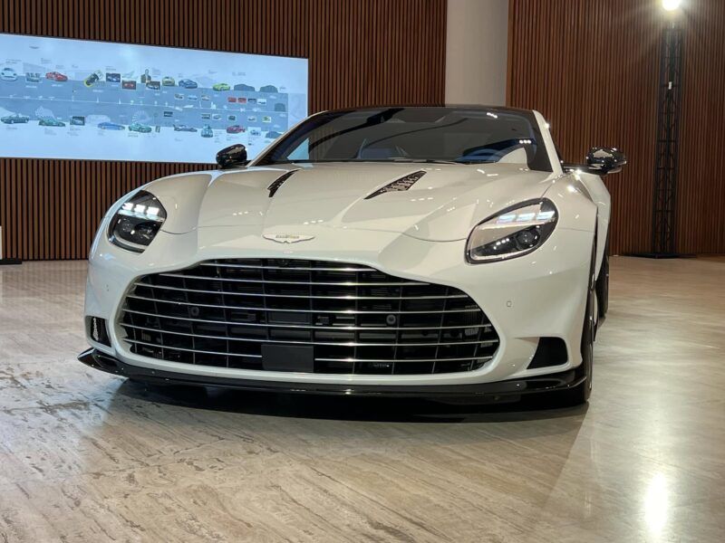 V12 純油動力不死! 全新Aston Martin Vanquish  王者再臨