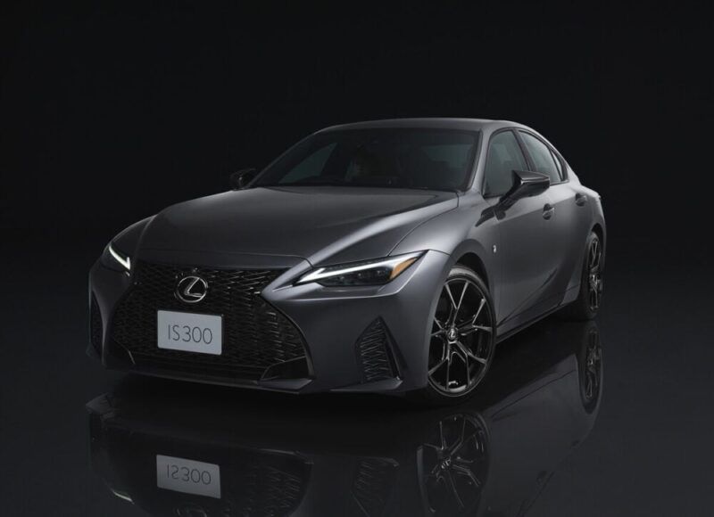 Lexus「IS」推出特仕車F SPORT Mode Black IV! 內外裝皆以黑色搭配