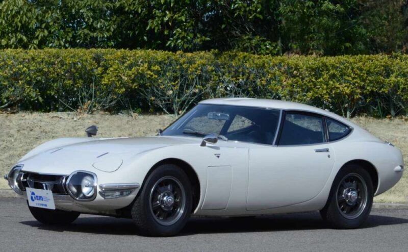 為何這輛車會如此被神聖地看待? Toyota引以為傲的日本首款超跑 Toyota 2000GT