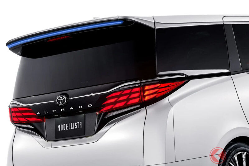 Toyota「新款 Alphard」配備豪華鍍鉻飾條與藍色發光燈飾超帥！ 存在感超強的「MODELLISTA 規格」到底是什麼樣的車？