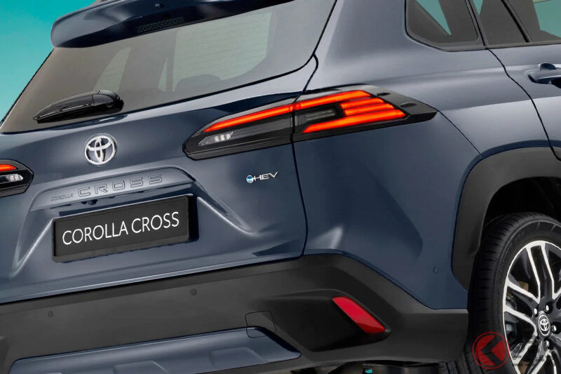 豐田發表「新款 Corolla Cross」！ 採用蜂巢式水箱護罩與貫穿式頭燈，展現銳利外型！
