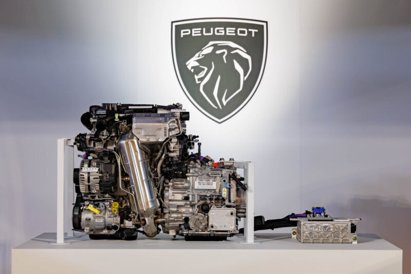 PEUGEOT P2 HYBRID 新世代油電混合動力科技榮獲國際與台灣媒體雙重肯定!