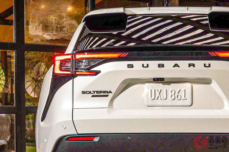 Subaru 全新「SUV」驚人進化！？時隔三年「大改款」催生出「338 匹馬力」運動車型！？首見「發光六芒星」與顛覆性「平滑前臉」的美國版「Solterra」有多厲害