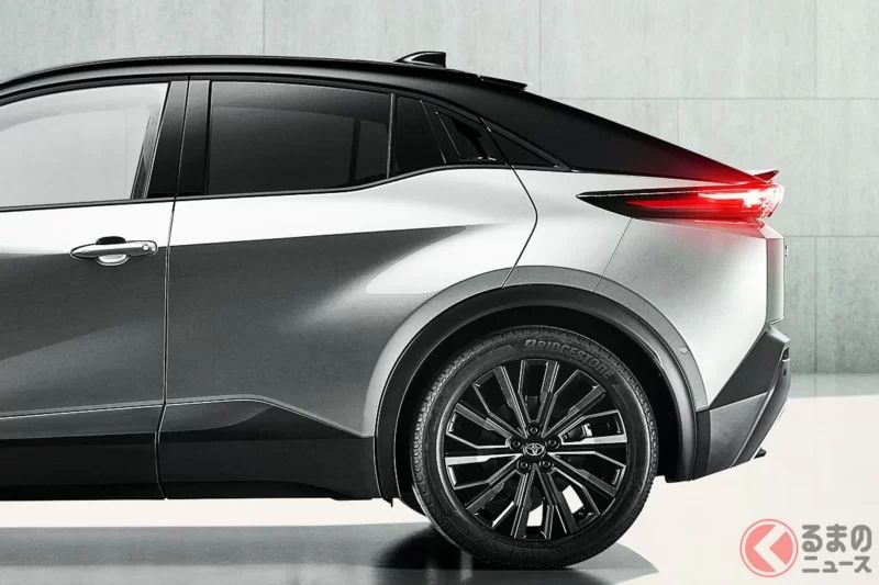 Toyota「新款 C-HR」登場後迴響熱烈！全長 4.5 公尺的「跑旅 SUV」車身，「感覺比初代大」「希望復活！」的聲音都有！歐洲專屬“靜音”版「Plus」引發熱烈關注！
