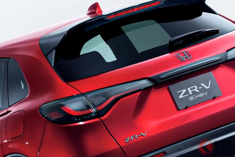 Honda 全新「流線型 Coupe SUV」發表！魅力高級設計「ZR-V」光澤車身新車型登場！驚人空力套件「Premium Style」與標準車型有何不同？