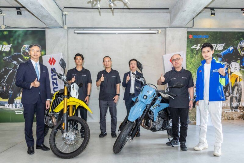 SUZUKI新世代 越野/滑胎雙雄! DR-Z4S & DR-Z4SM 4不可擋，帥氣登場!