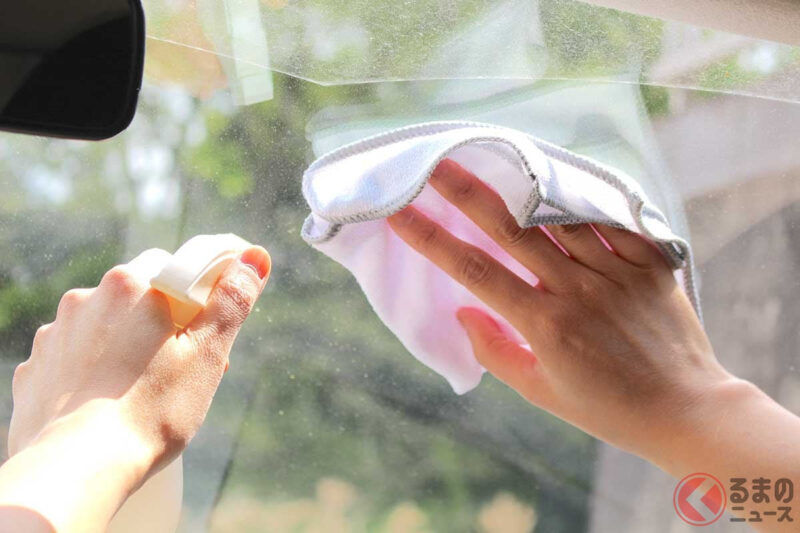 車窗越擦越髒超惱人！ 其實不用花大錢，超實用日常小物是什麼？