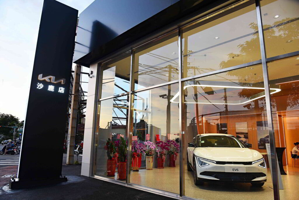 全新Kia台中沙鹿3S展示中心盛大開幕 2025年將達成13座據點擴展升級