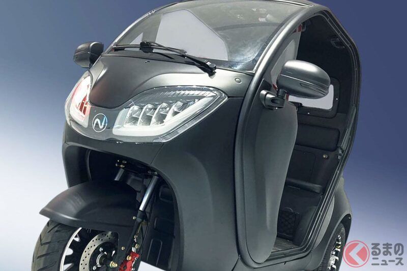 新車89萬日圓可乘載「3人」！小型「新型三輪摩托車」引發熱烈迴響！「適合鄉村長者」、「不，是年輕人！」、「維護費超便宜超讚！」Daihatsu「新型 Neo One」上市引爆話題！