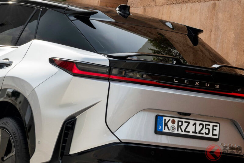 Lexus新款「超強SUV」發表！ 具備400匹馬力的高性能車型！媲美手排的全新駕駛系統 × 世界首創「操縱桿式方向盤」令人驚艷！「RZ」德國規格登場！