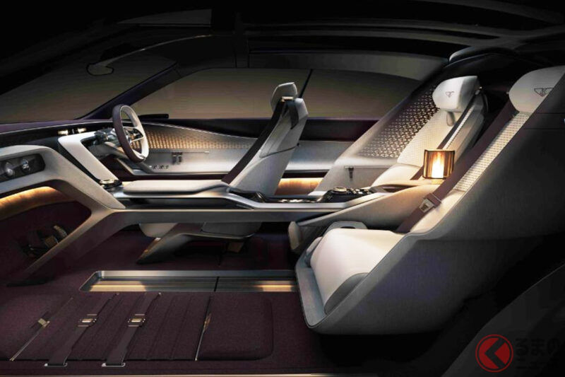 劃時代「2排3人座」雙門跑車全球首發！ 致敬老車的設計×大開啟「對開式車門」採用！豪華內裝×「全新廠徽」也超吸睛！BENTLEY「EXP15」於英國登場！