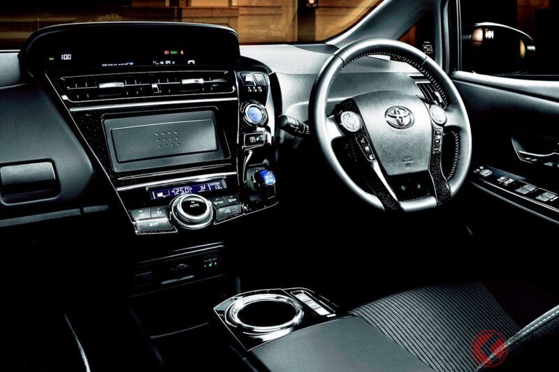 豐田的「七人座普銳斯」超厲害！ 超寬敞行李廂加上「運動化跑車規格」也有設定！ 搭載革命性「三排座椅」的普銳斯小型廂型車「Alphard」到底是什麼樣的車？