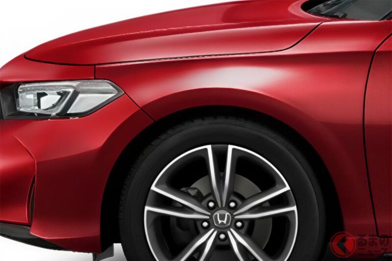 Honda 全新「掀背車」引爆熱烈迴響！  「比最頂級車款便宜 85 萬日圓，超高 CP 值！」、「簡約卻帶高級感」、「質感升級超讚！」 —— 各種好評不斷！ 全長 4.5 公尺，「剛剛好」的 Civic 最入門車型成為焦點！