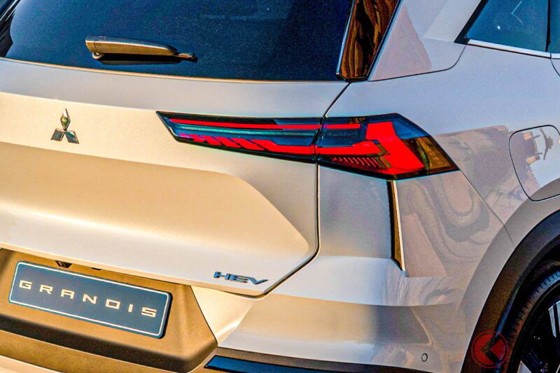 三菱全新「Grandis」預計 2025 年內上市！ 「設計好讚！」、「好想買！」引發熱烈討論！ 不過以 SUV 形式復活，也有人覺得「不是以前的多功能休旅車…有點可惜？」 那麼歐規版本會是什麼樣的車呢？