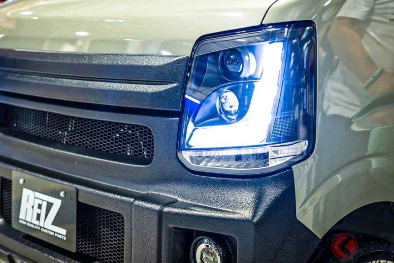 鈴木推出「輕型箱型車SUV」!? 擁有Jimny外觀的「Every」公開！搭載強悍黑色保險桿與抬高懸吊的Rites「完整改裝車」登場