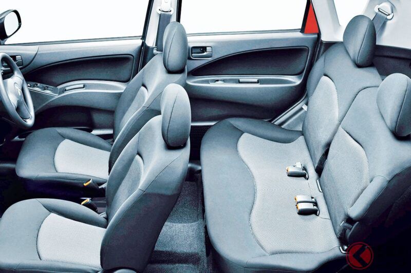 當年只要99萬日圓就能買到5人座！三菱那台「超親民車款」真的很厲害！雖然超便宜，卻配備了「自動冷氣」和「自動頭燈」！還有帥氣的紅色款式，「99萬日圓」的經典小車「Colt Limited」到底是什麼來頭？