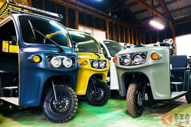 新車只要52萬日圓，能坐「3個人」！完全合法上路的「最新三輪機車」超厲害！通勤或日常移動的好幫手「AP三輪125」，結合了汽車與機車的優點，超實用！