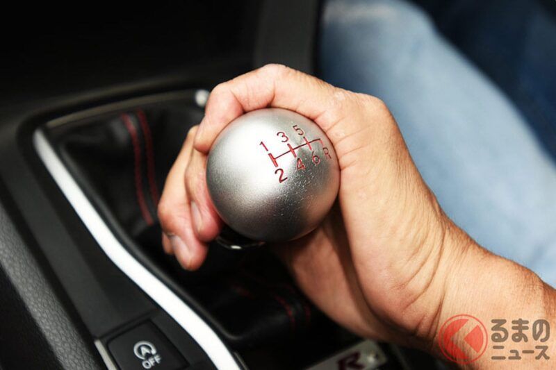 「引擎煞車超煩耶！」為什麼會有這種感覺？引發熱烈討論的「駕駛習慣」，說不定也會成為「干擾周遭」的原因？到底問題出在哪裡呢？