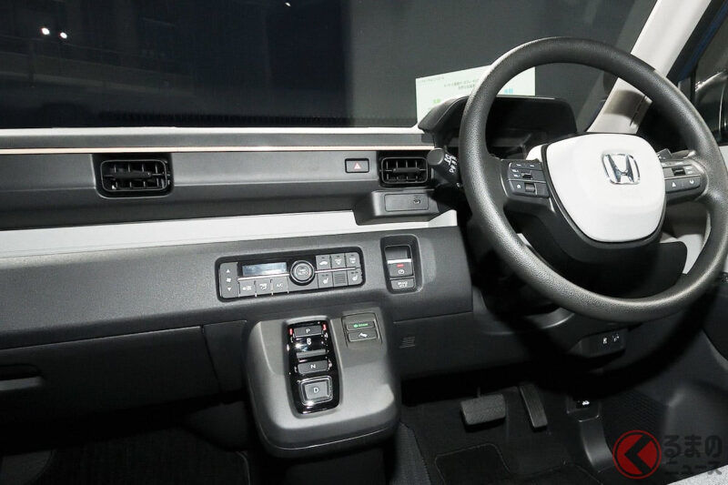 本田新款「輕型車廂型車」開放預約！ 取消螢幕的劃時代中控台×嶄新按鈕式排檔！極簡俐落內裝的「N-ONE e：」是什麼樣的車？