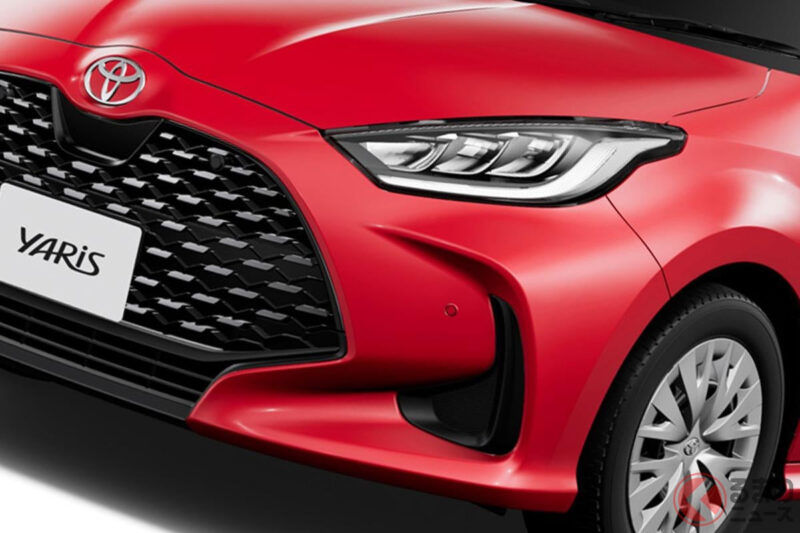 新車起跳165萬日圓！豐田超「親民」小型車超厲害！ 5號牌尺寸搭載36km／L「壓倒性低油耗」×還有6速手排選擇！「Yaris」發售5年依舊熱銷的理由是？